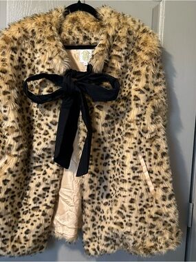 Faux Leopard Print Fur Coat with Black Bow Elizabeth Wilson Cape Cheetah Large